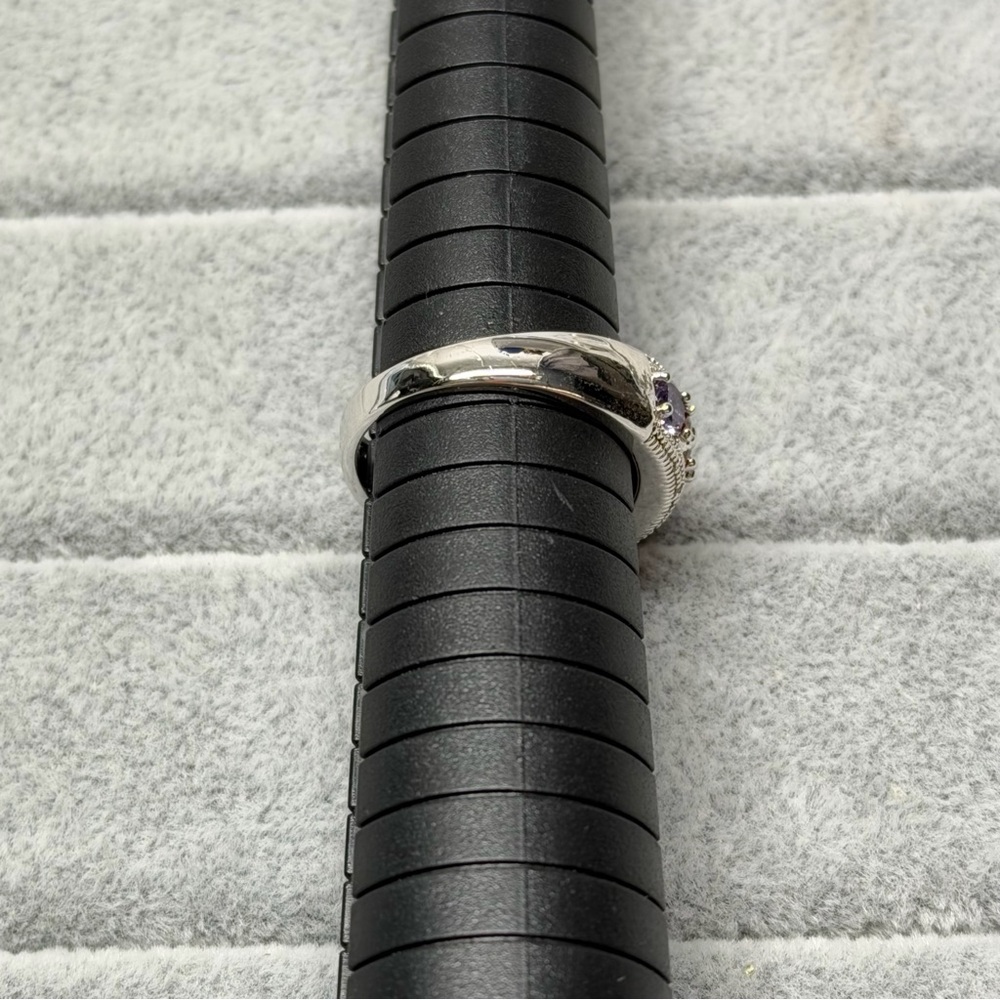 Silver Ring - Picture 4 of 10